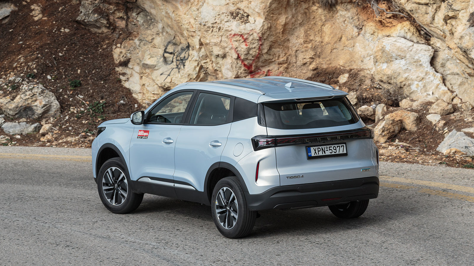 Chery Tiggo 4 VS Volkswagen T-cross Βαθμολογίες. Ποιο είναι καλύτερο σε κατανάλωση, χώρους, επιδόσεις, εγγυήσεις.